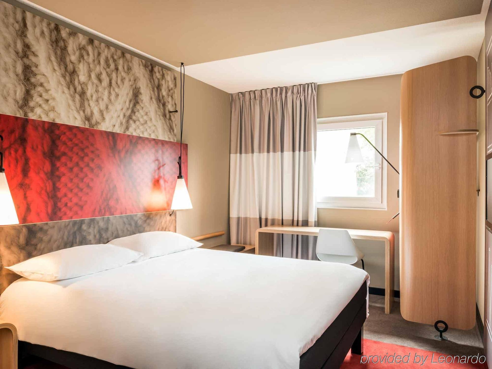 Hotel Ibis Senlis Senlis  Esterno foto