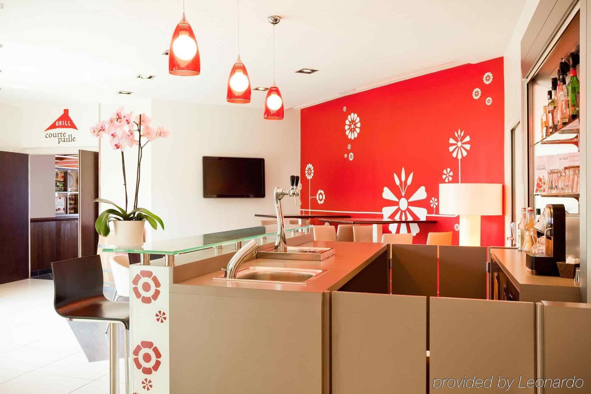 Hotel Ibis Senlis Senlis  Esterno foto